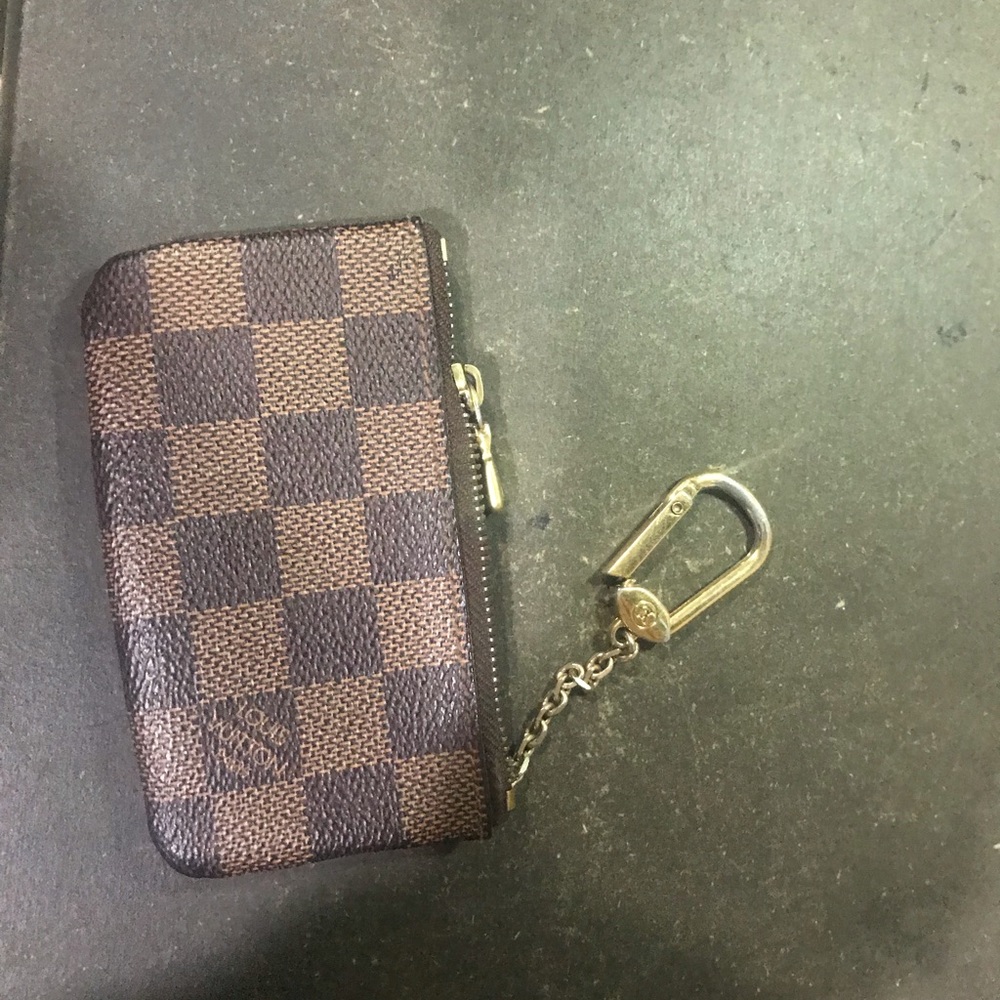Louis Vuitton change Wallet